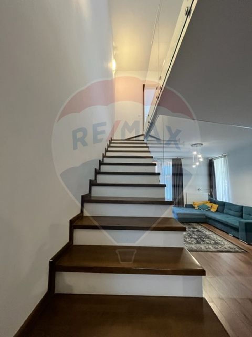 Inchiriere  Vilă cu 4 camere în zona Matei Millo