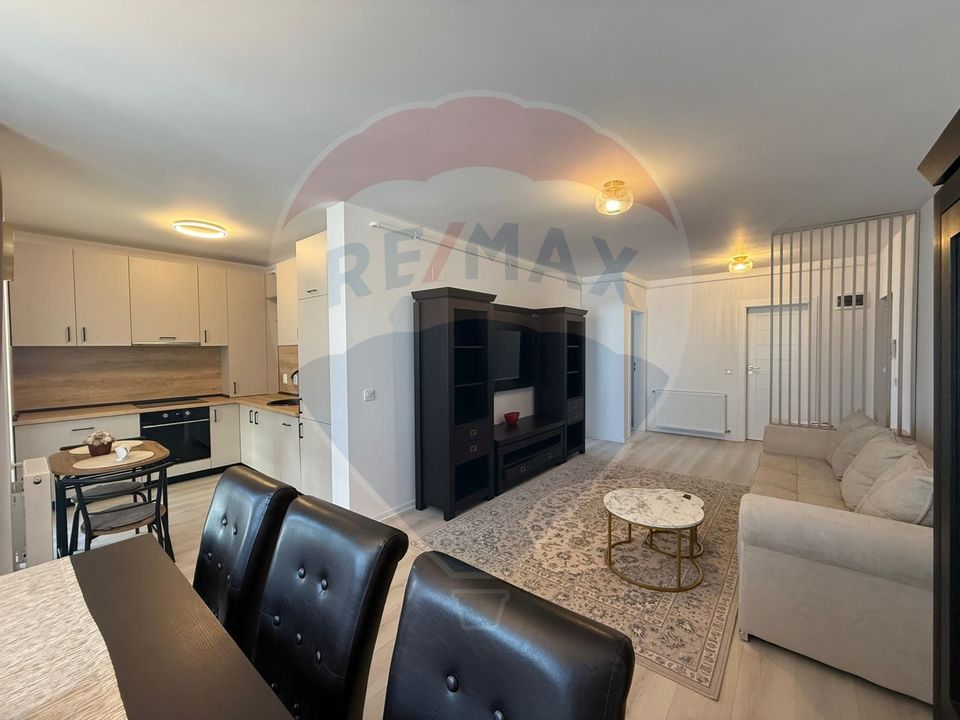 Apartament de lux cu 3 camere de închiriat