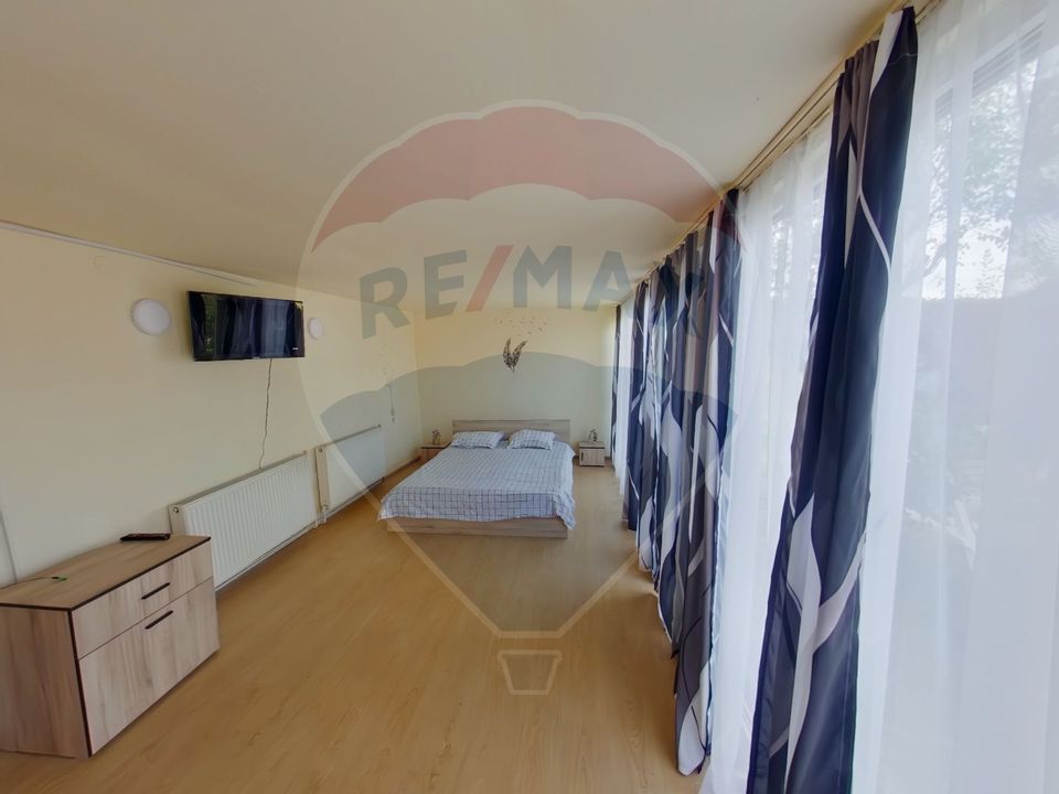 Casă / Vilă cu 5 camere de vânzare în zona Sud