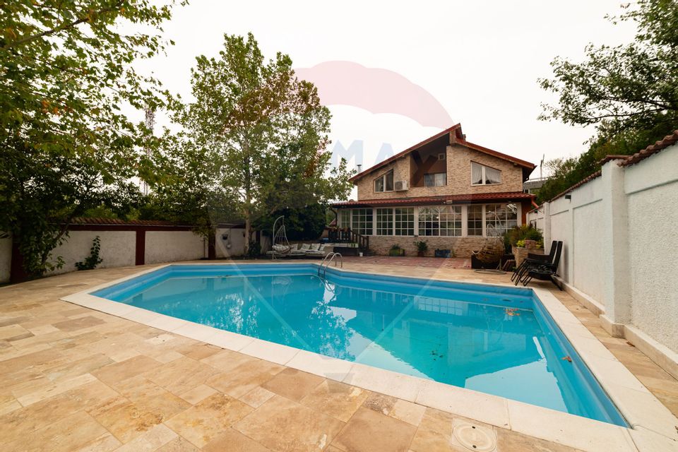 8 room House / Villa for sale