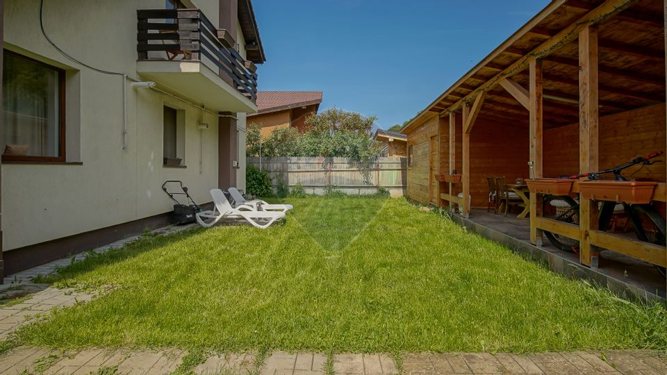 Proprietate cu stil la poalele muntelui - liniște și intimitate!