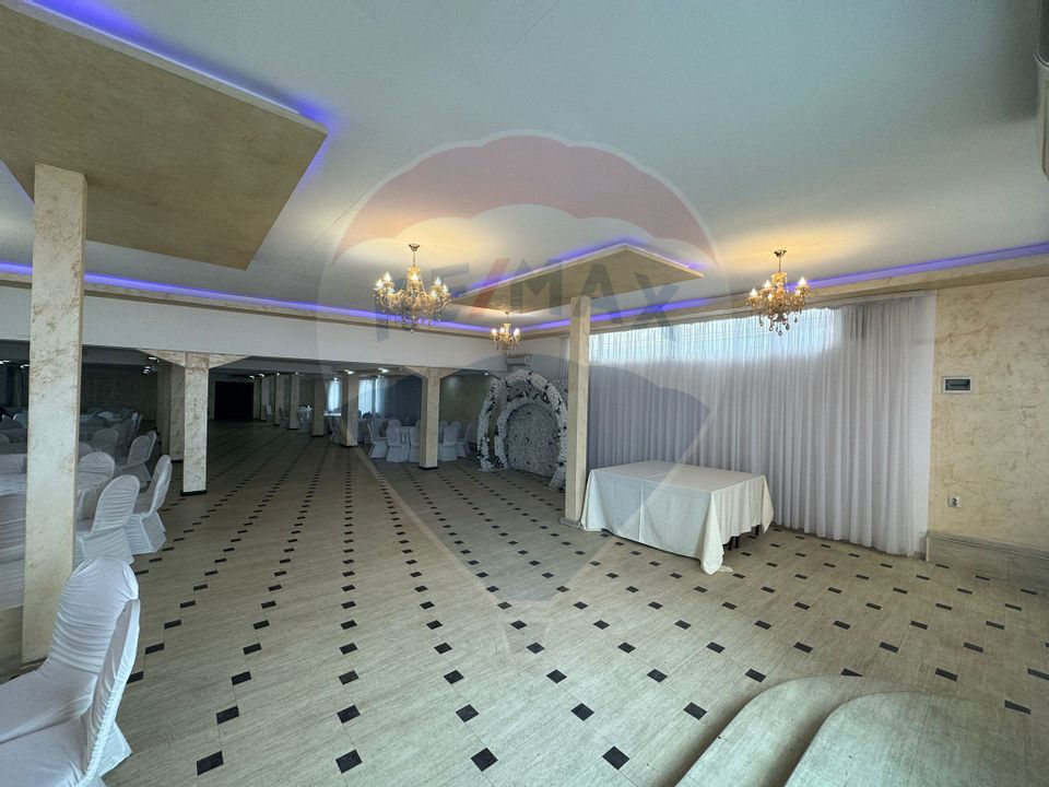 Spațiu comercial de 900mp de vânzare în zona Romanesti