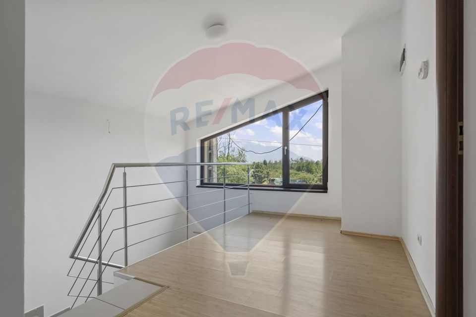 Spacious 6-room detached house with garden of 572 sqm in Gulia