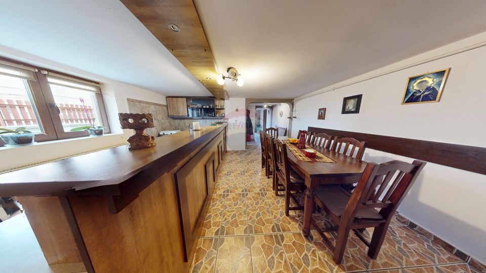 Casă / Vilă cu 4 camere de vânzare în zona Calea Poplacii