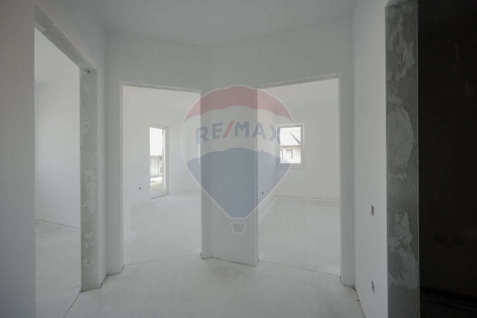 Casă nouă cu 3 Dormitoare, de Vânzare, zona Ioșia