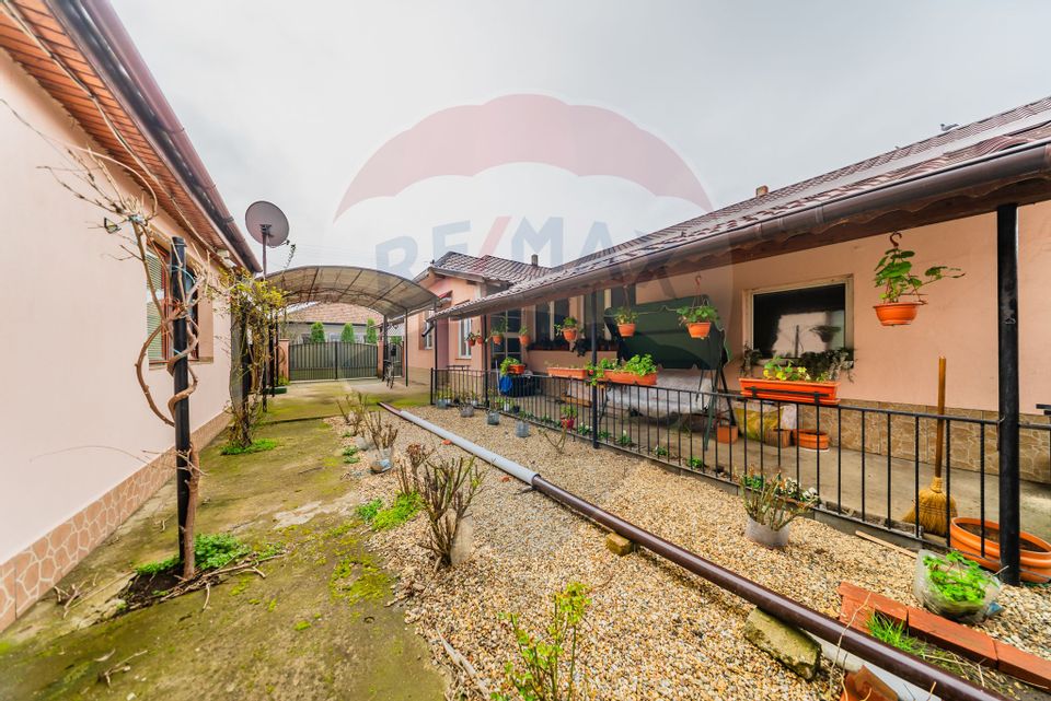 Casă de vânzare, comuna Iratoșu