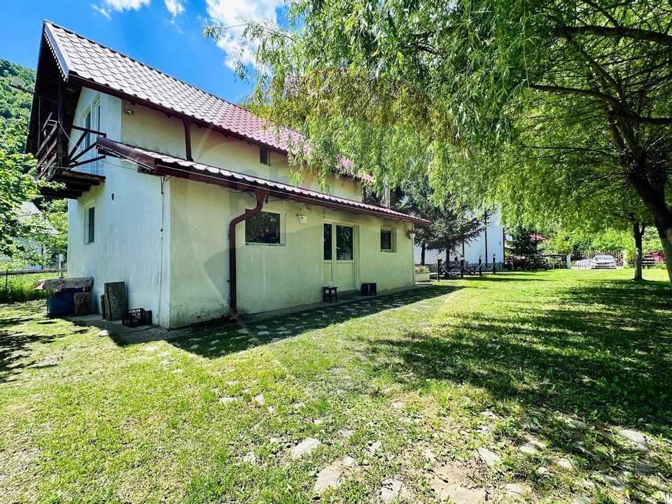 Pensiune + Vila pe malul raului Lotru-Malaia,Valcea