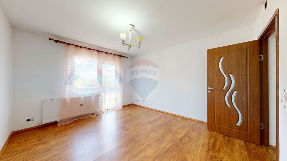 Comision 0 | Vila cu 7 camere | 1734 mp teren | Colonia 1 Mai | Vulcan