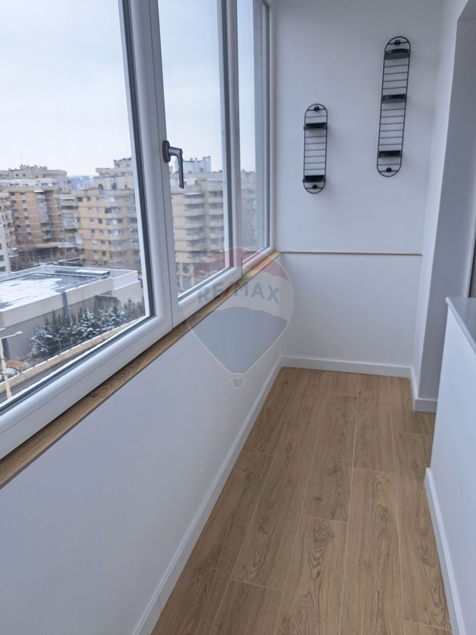2 Camere de Închiriat, Centru