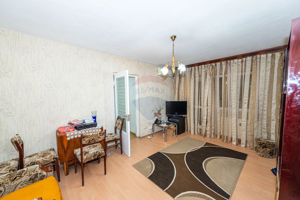 Apartament 4 camere, de vanzare, etaj 2, langa metrou Crangasi