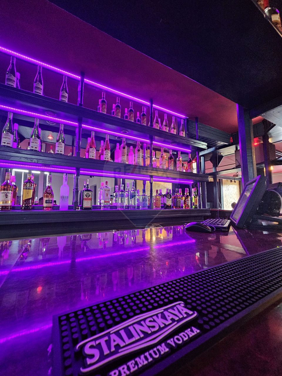 180sq.m Commercial Space for rent