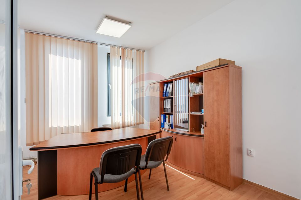 Hala de vanzare, 600 mp constructie, 7000 mp teren, Racari Dambovita