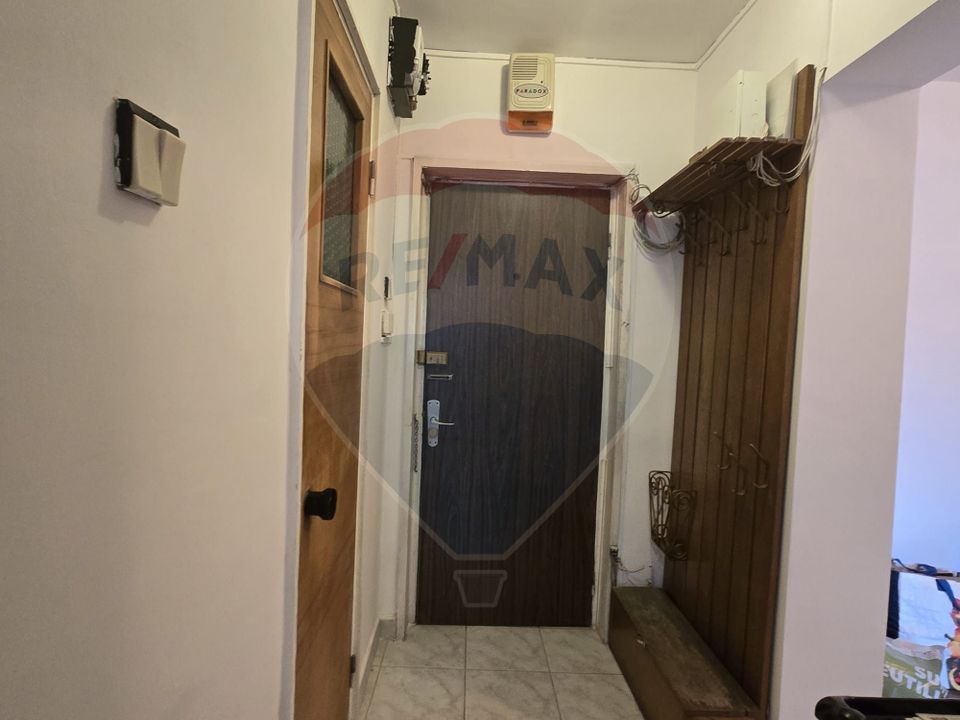 Apartament cu 3 camere de vânzare în zona Bucur Obor