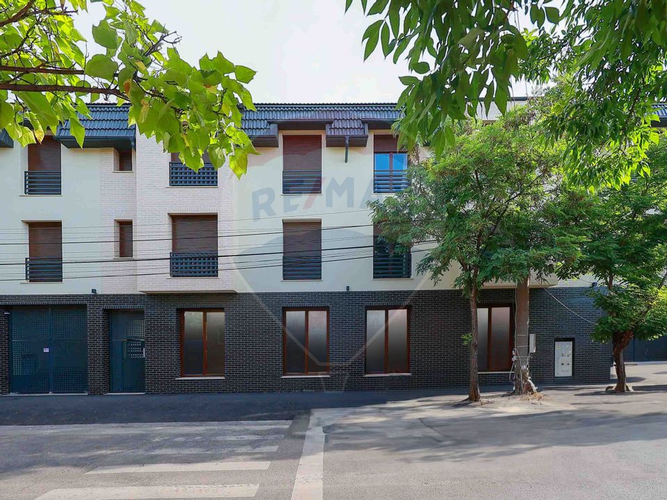 107.61sq.m Commercial Space for rent, Ultracentral area