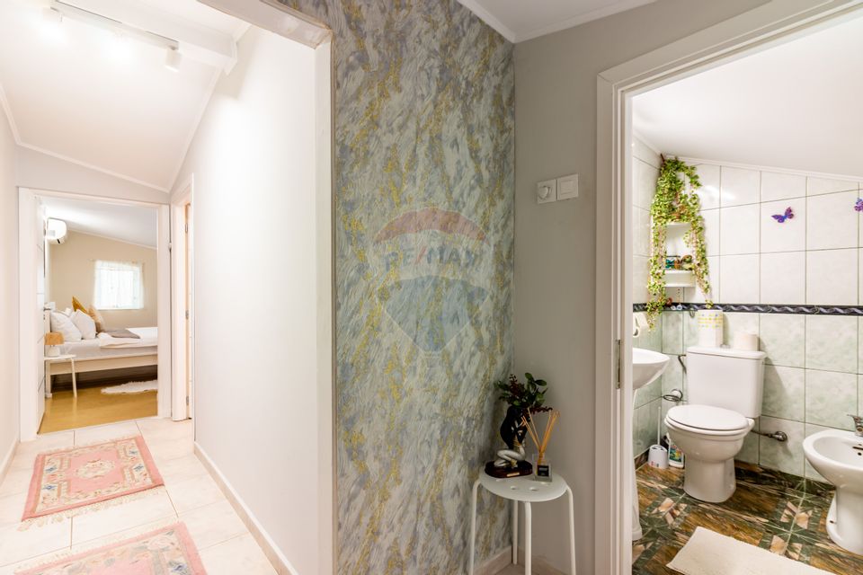 Casa de vanzare cu teren generos 504mp si piscina - Bucuresti