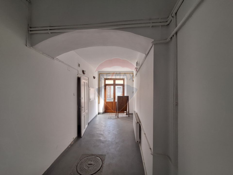 277sq.m Commercial Space for sale, Ultracentral area
