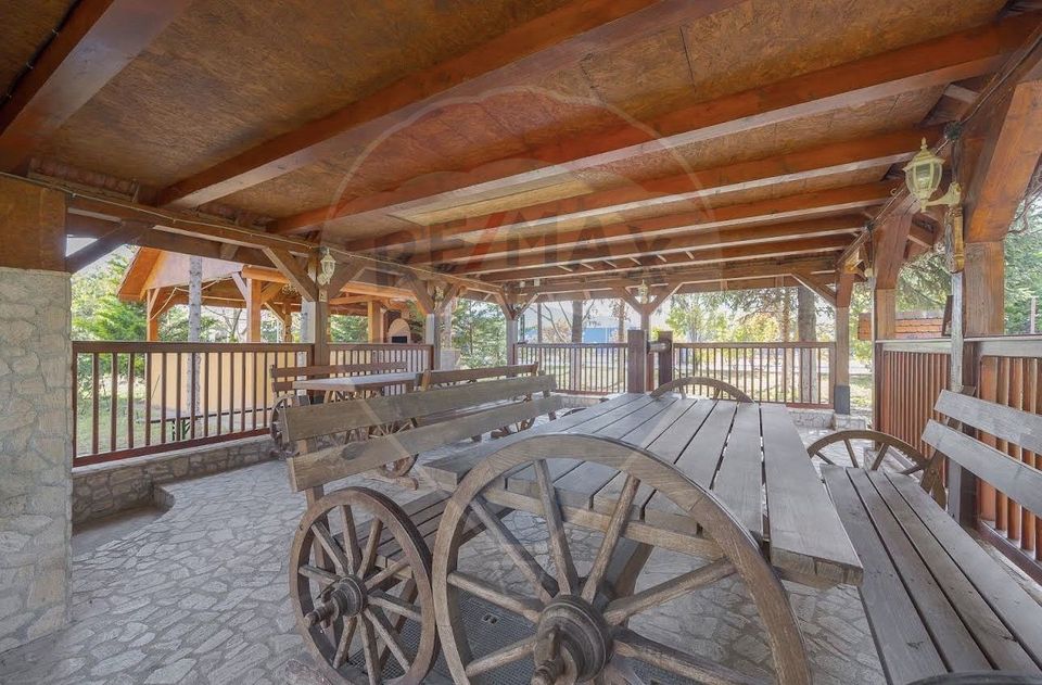 Casă / Vilă cu 16 camere de vânzare Sanmartin/Stefan cel Mare