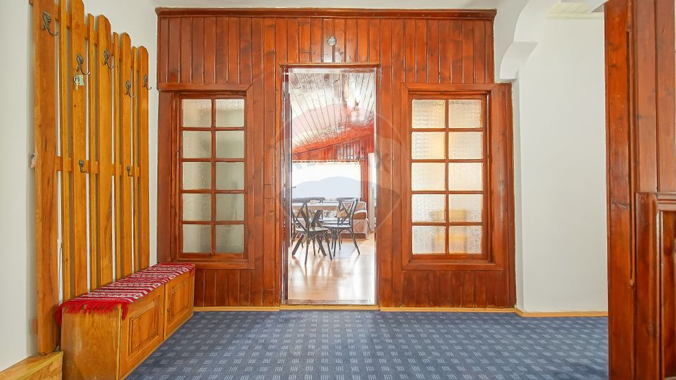 Vilă cu farmec istoric în Bușteni, pensiune sau locuință de vacanță!