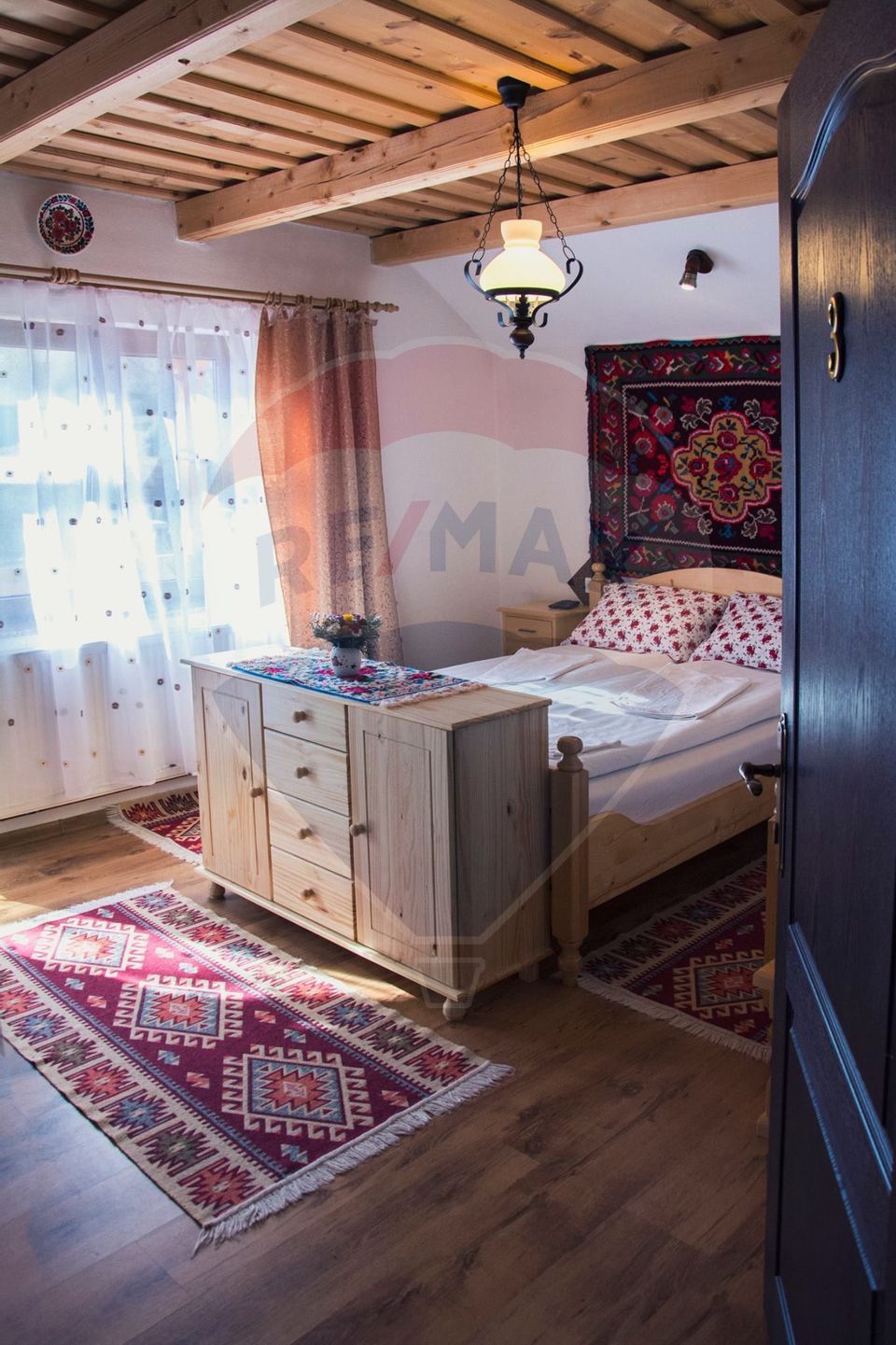 11 room Hotel / Pension for sale