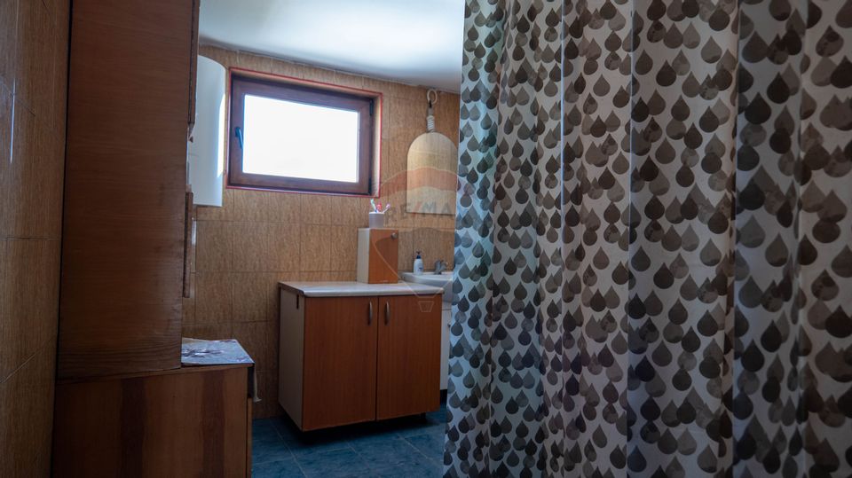 Vânzare imobil cu funcțiune mixtă Ungureni/ Dambovita