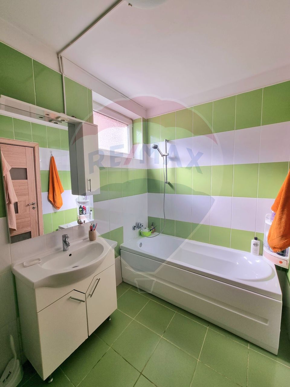 Apartament cu 3 camere de inchiriat | Floresti