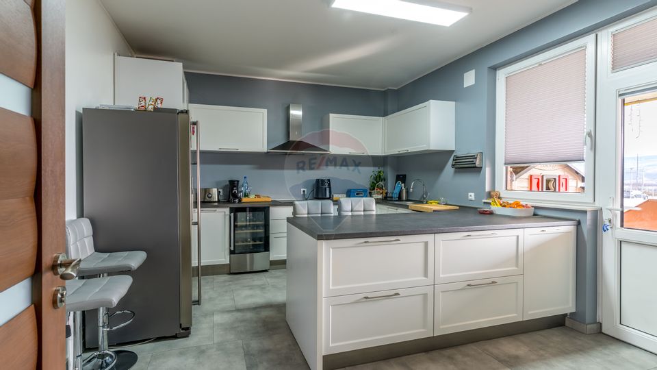 16 room Hotel / Pension for sale