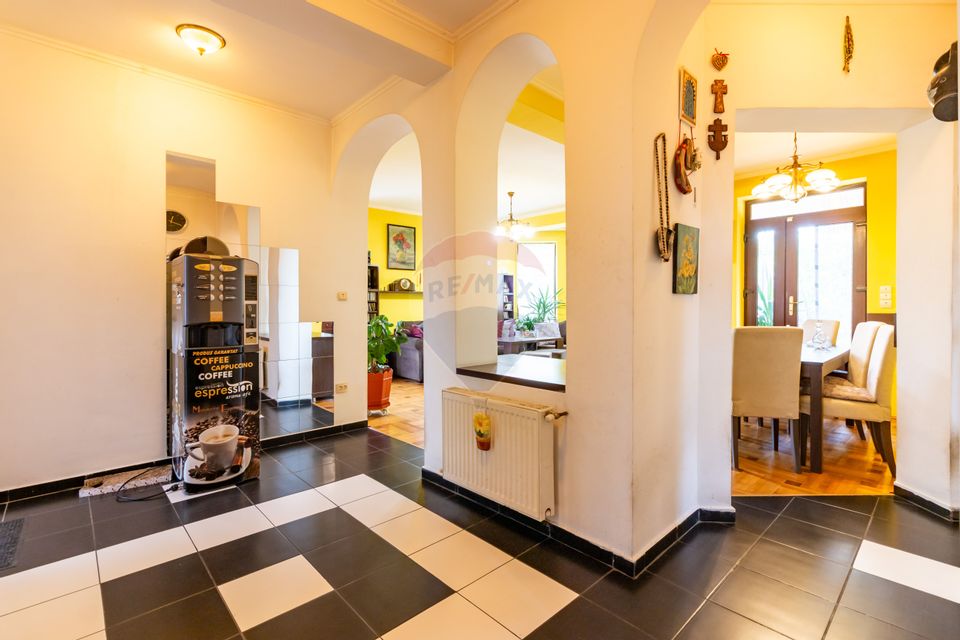 5 room House / Villa for sale