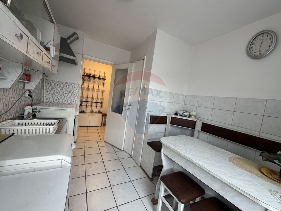 Apartament 3 camere de vanzare Zona Aleea Rotunda