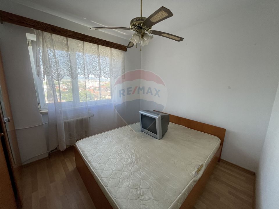 3 room Apartment for sale, Est area