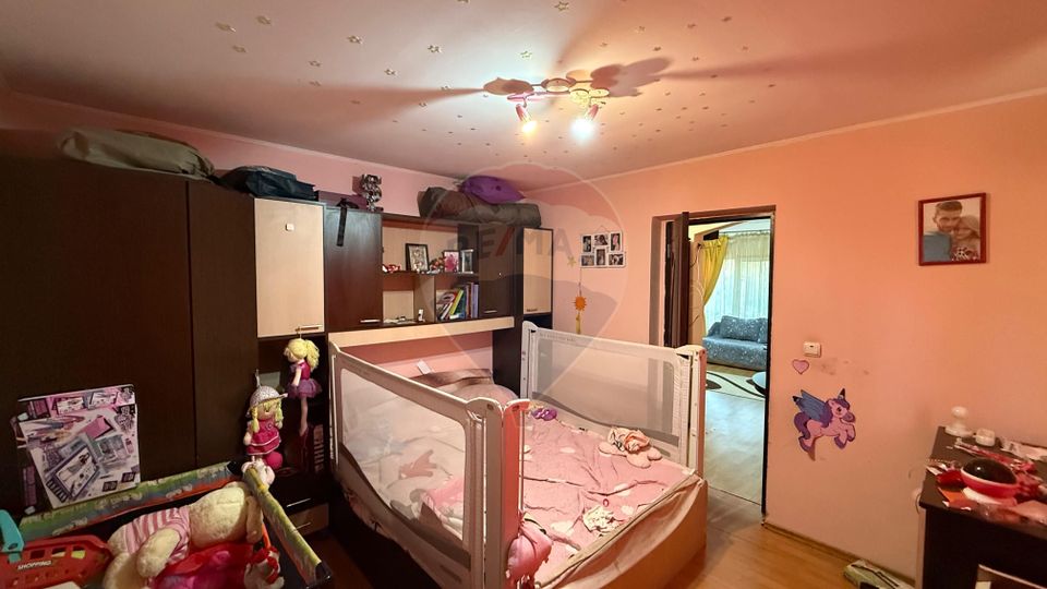 5 room House / Villa for sale, Est area