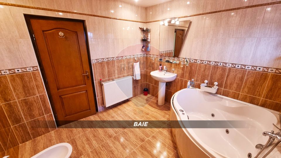 10 room House / Villa for sale, Independentei area