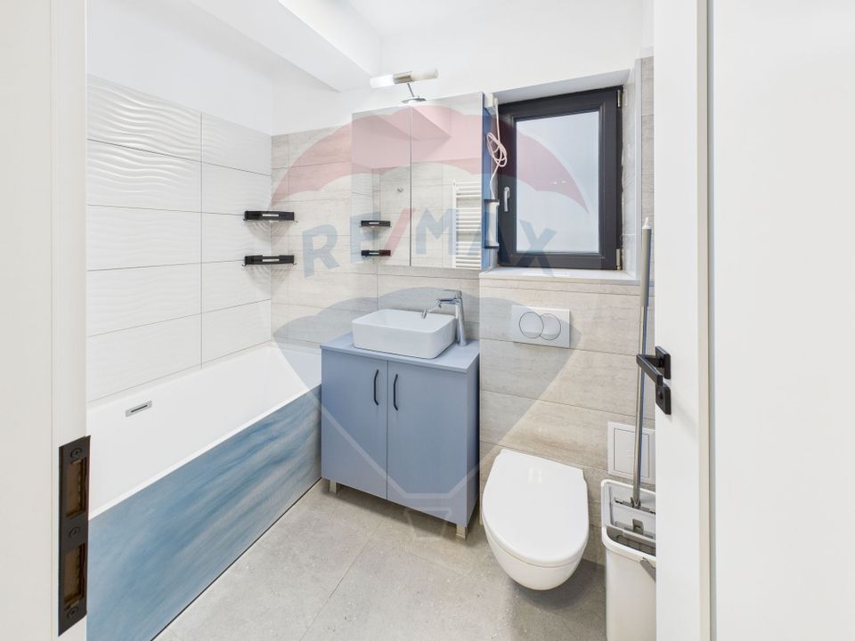 Apartament cu 3 camere de vânzare în zona Lujerului