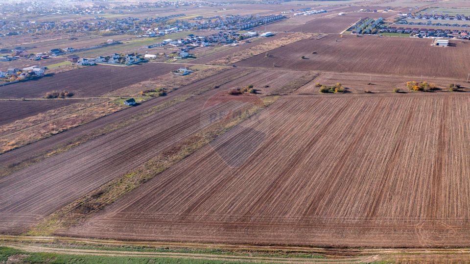 Vanzare teren intravilan 7,400 mp Sabareni / Strada Primaverii