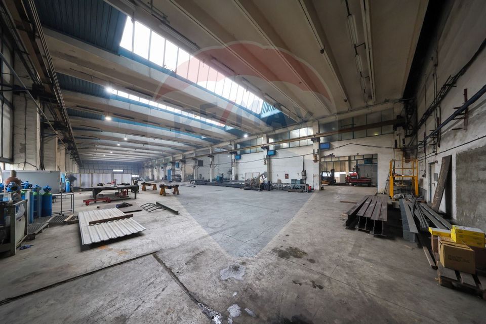 Hala 2.700 mp + birouri 800 mp + teren 1.400 mp AEROPORT BRASOV