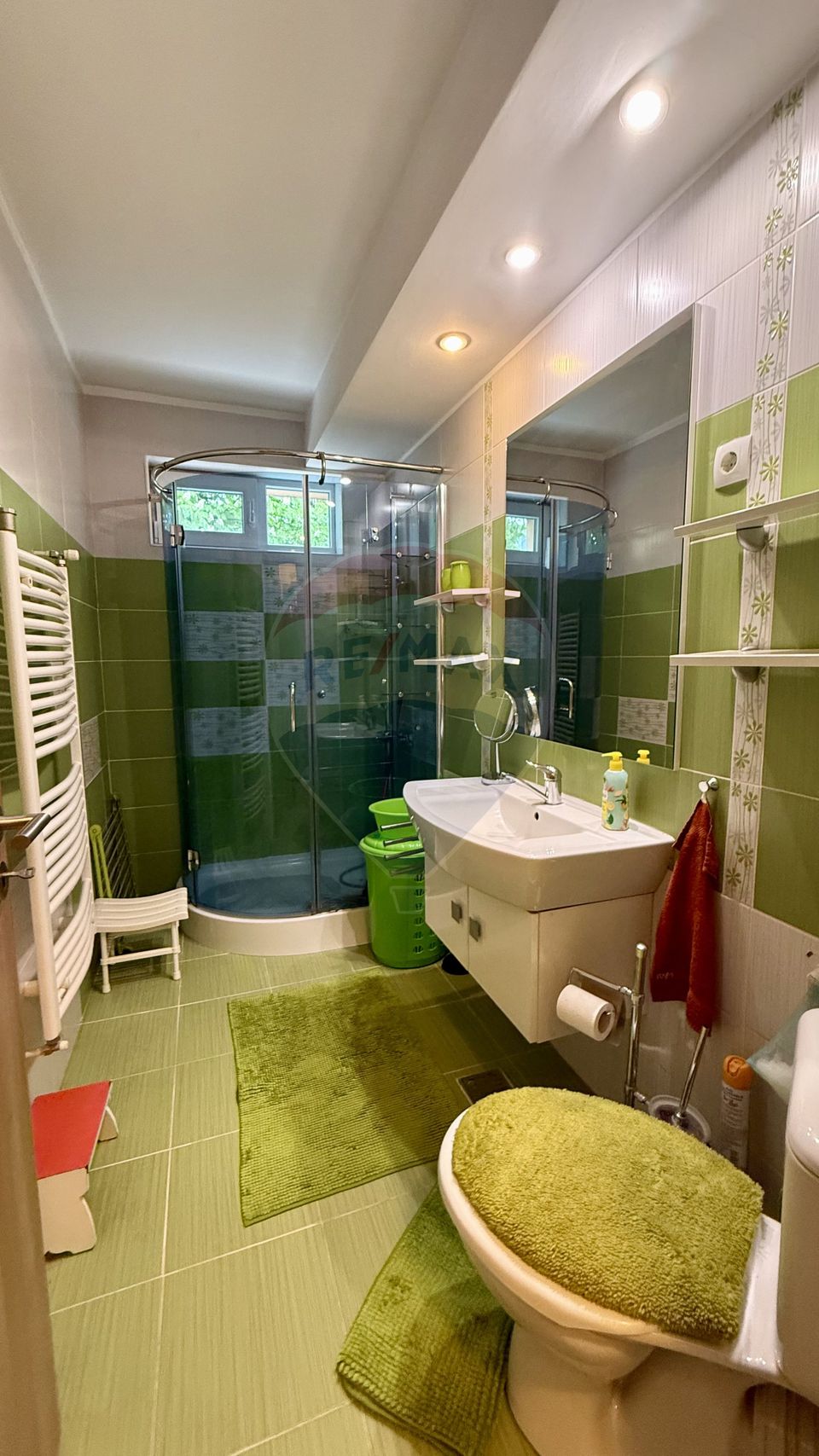 Apartament 3 camere, etaj 1, complet mobilat și utilat – cartier Săsar