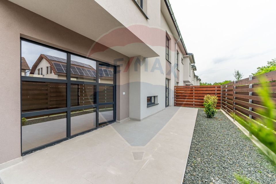 Casă elegantă și spațioasă – în complex privat, zona centrală Arad