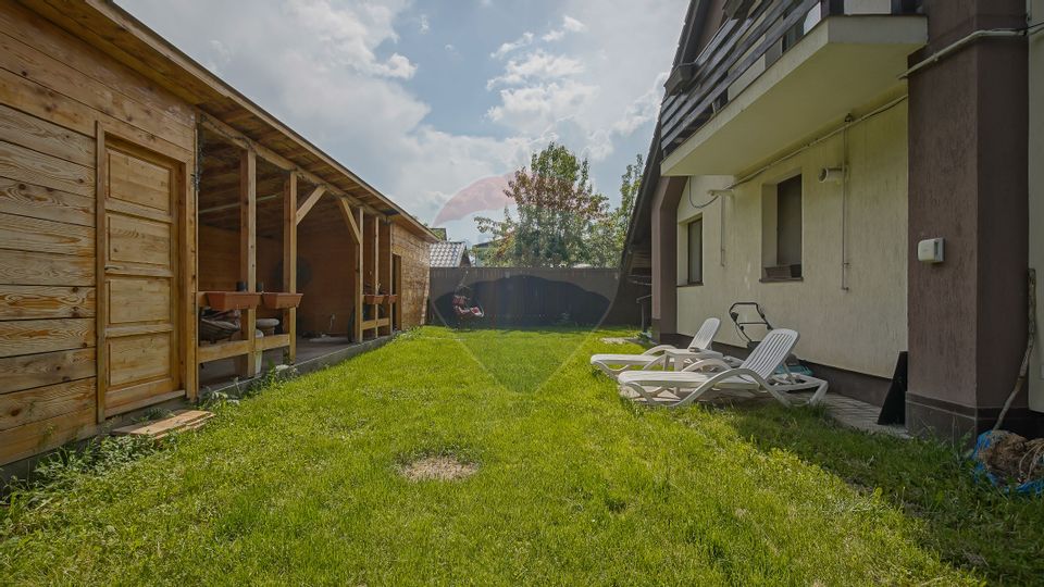 Proprietate cu stil la poalele muntelui - liniște și intimitate!