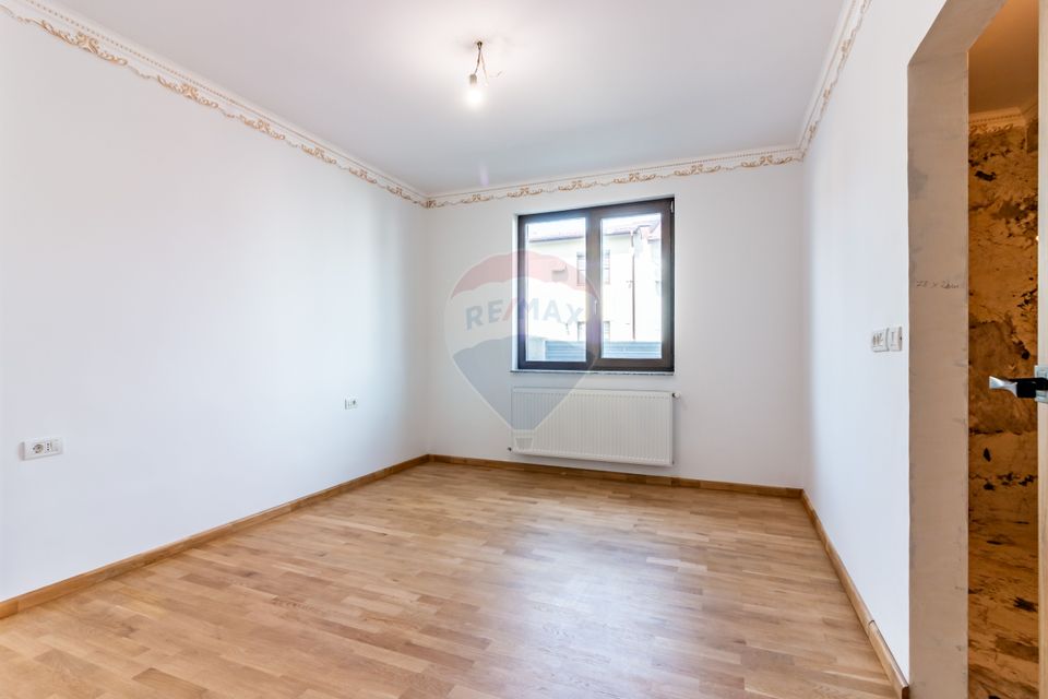 Duplex house for sale Chitila 5 rooms / land 348 sqm