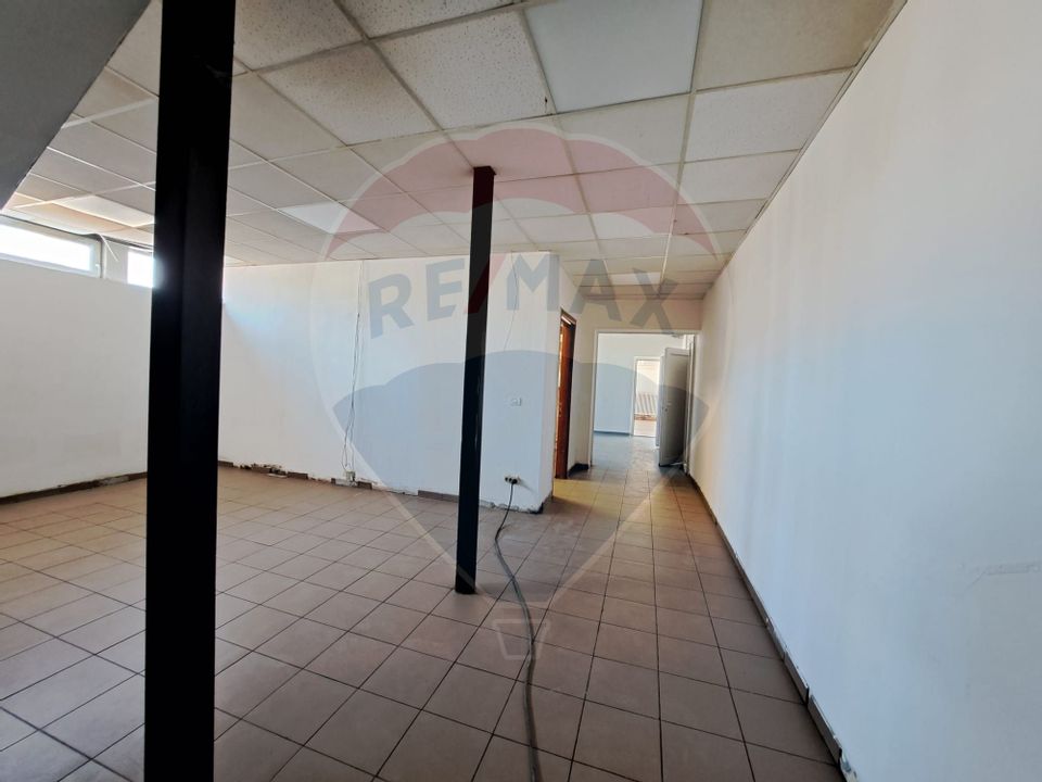 Commercial space of 1500 sqm for rent in P-ta Presei Libere area