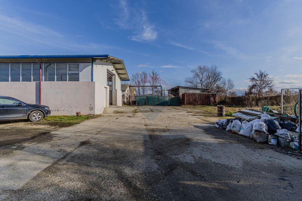 De închiriat spațiu pentru depozitare 300mp + curte 650mp Feldioara