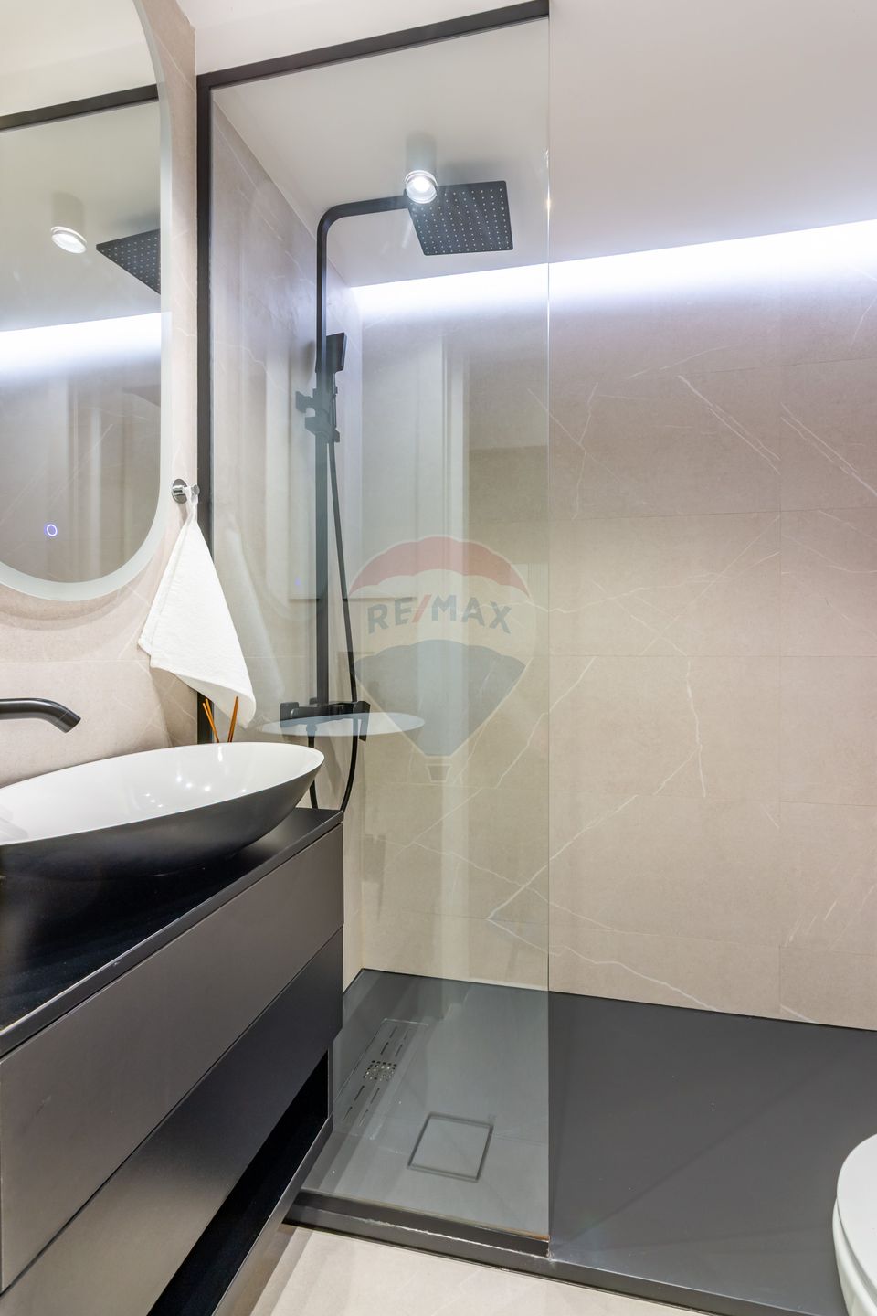 Premium 2 room apartment for sale | Magheru Boulevard | Risk-free