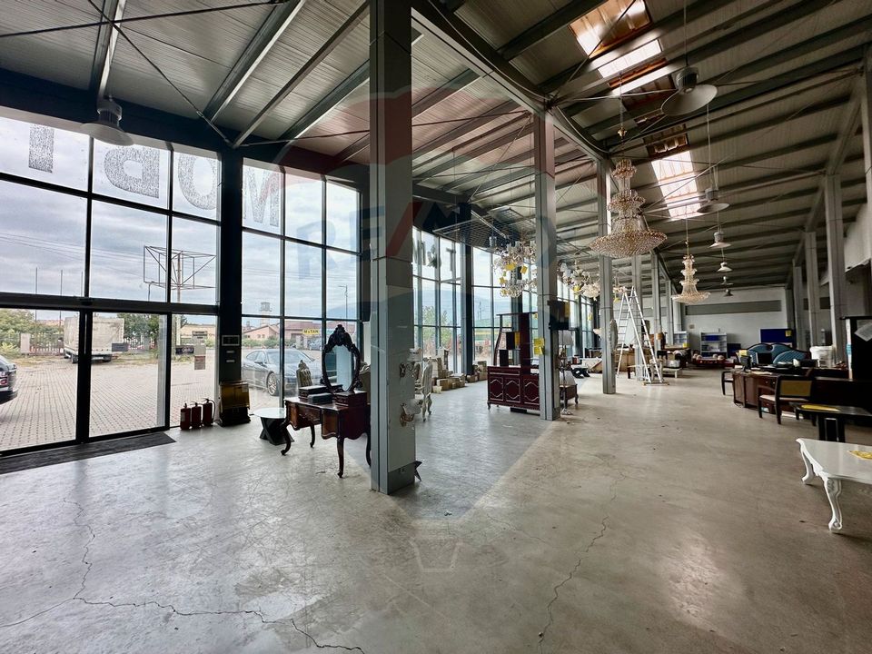 1,400sq.m Commercial Space for rent, Est area