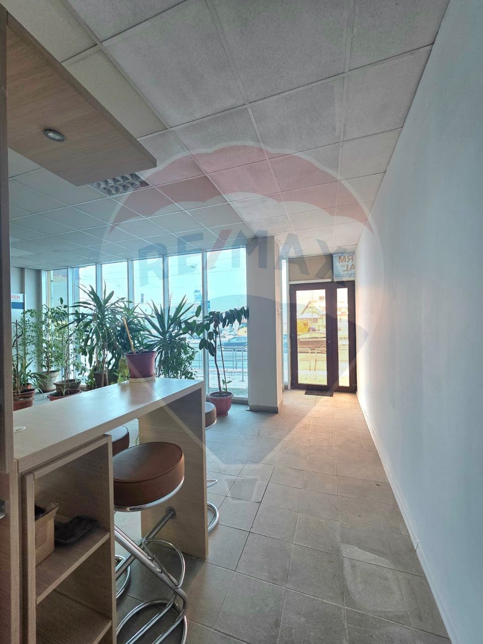 120sq.m Commercial Space, Ultracentral area