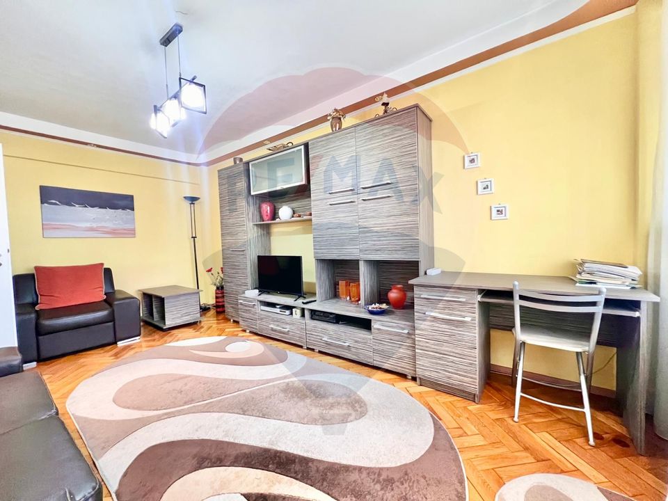 2 room Apartment for rent, Decebal area