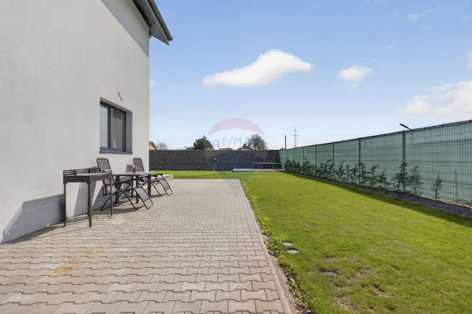 Casă la cheie cu teren 544 mp de vanzare in zona 6 Vanatori,Arad