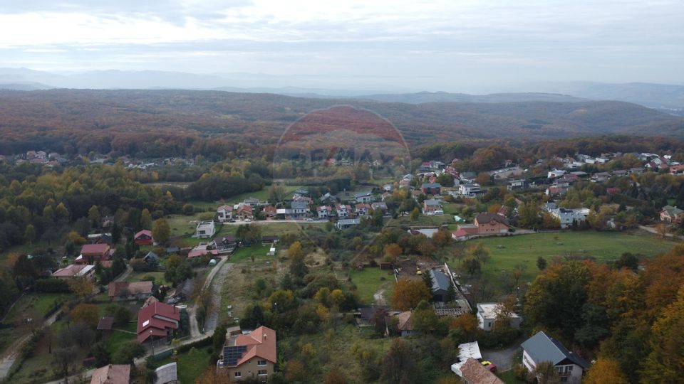 Teren de vanzare în Faget 1542 mp cu panorama