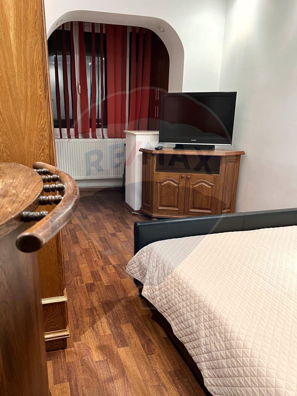 Apartament cu 3 camere de vânzare în zona George Enescu