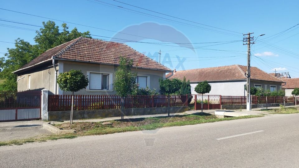 CASĂ DE VÂNZARE , Loc.Carastelec  jud. Sălaj - oportunitate unică!