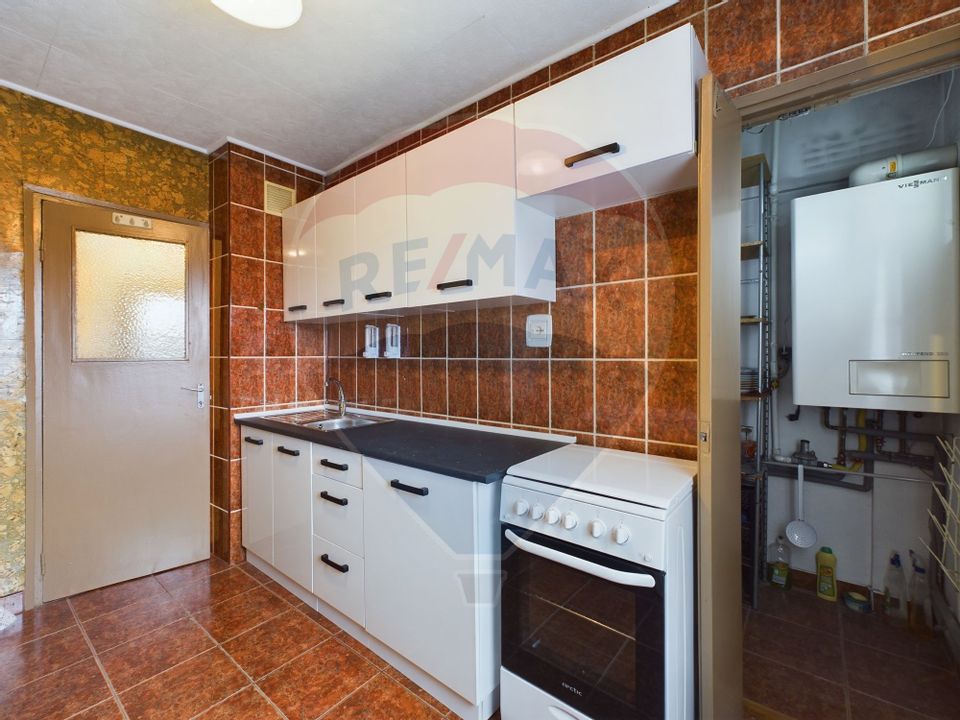 REZERVAT | Apartament cu 2 camere | Decomandat | Zona Astra | E-V |