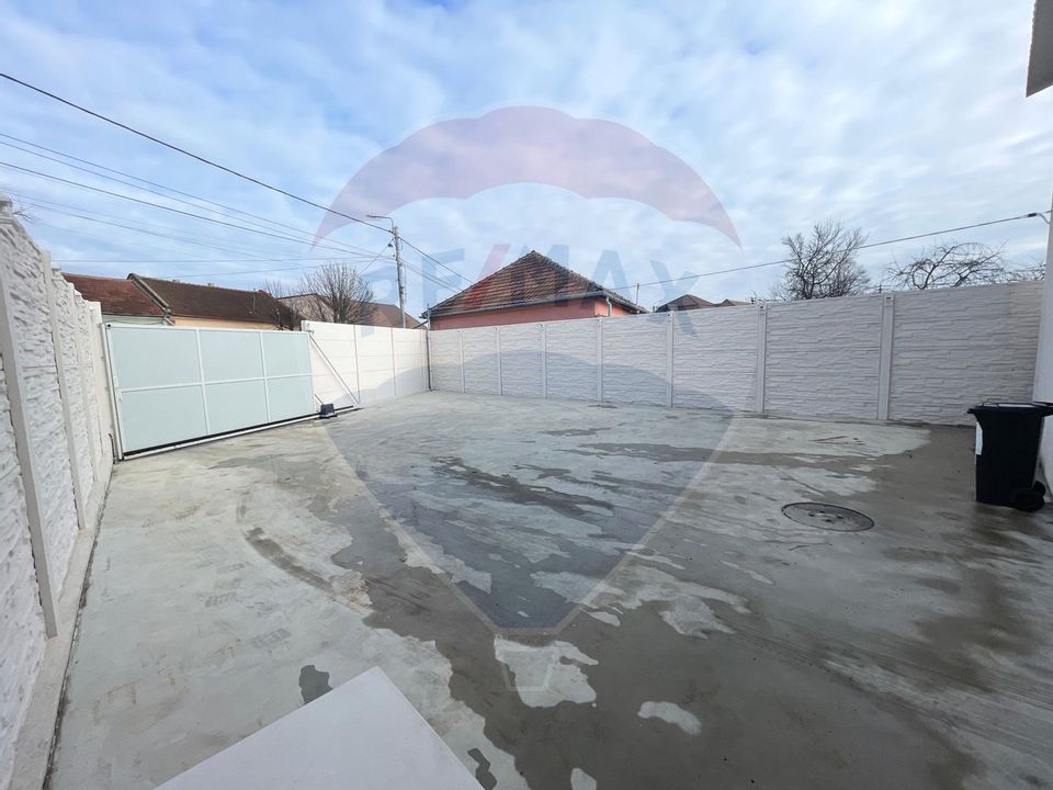 Hala constructie noua + spatiu de birouri stradal